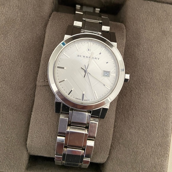 Burberry City Watch - Picture 1 of 5